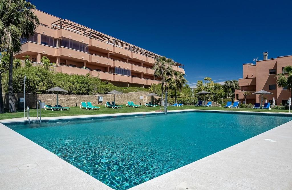 Rock Bay Apartment With Wonderful Sea View And 5 Minutes From The Beach Манилва Екстериор снимка